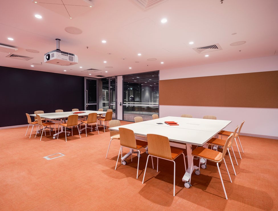 PHIVE meeting room BM01 Banquet layout