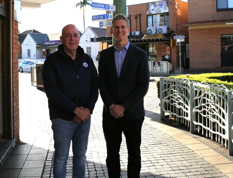 Lord Mayor in blue coat standing next to Dr Andrew Charlton MP