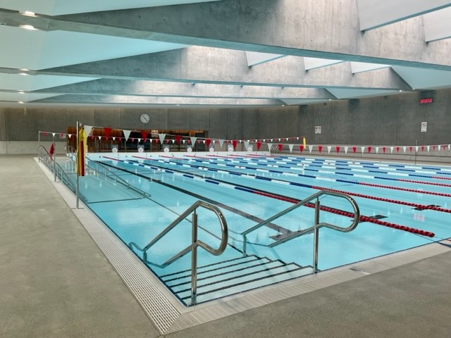 leisure pool with ramp