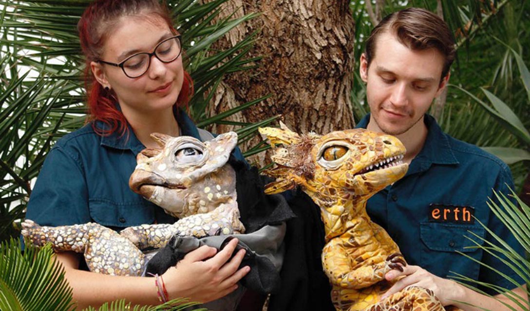 eRTH pUPPETS